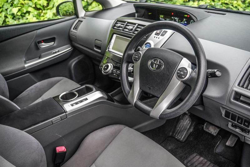 2013 Toyota Prius Alpha S