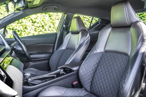 2017 Toyota C-HR G Hybrid - Thumbnail