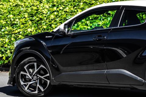 2017 Toyota C-HR G Hybrid - Thumbnail