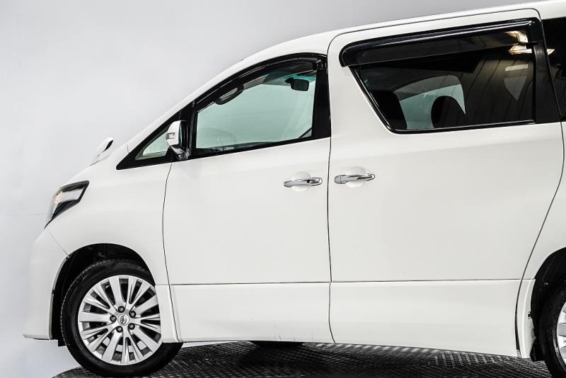 2014 Toyota Alphard 240S / Vellfire