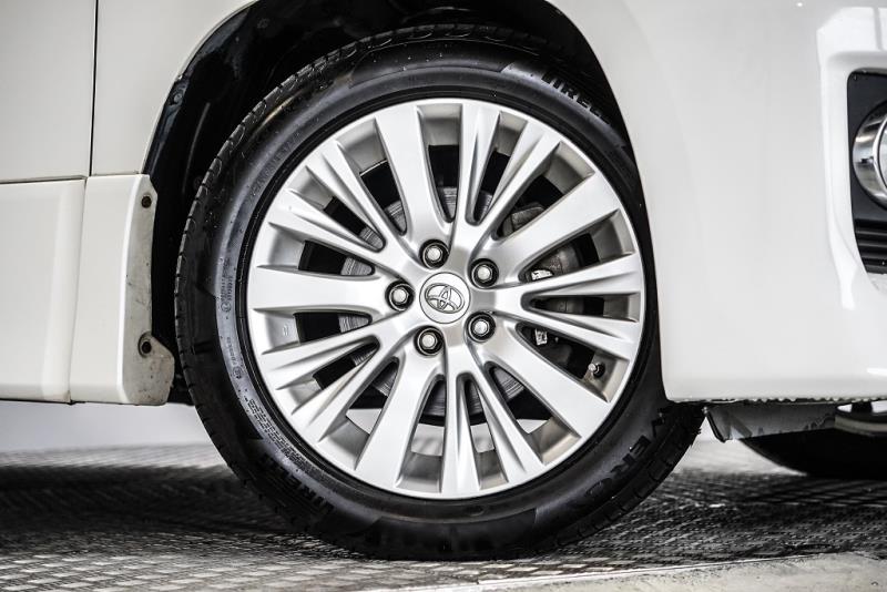2014 Toyota Alphard 240S / Vellfire