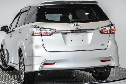 2012 Toyota Wish 2.0Z - Thumbnail