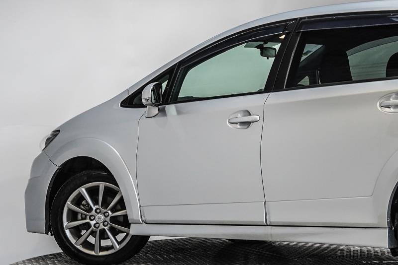 2012 Toyota Wish 2.0Z