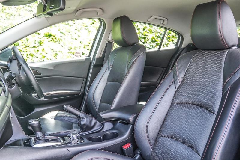 2014 Mazda Axela 20S / 3 LTD