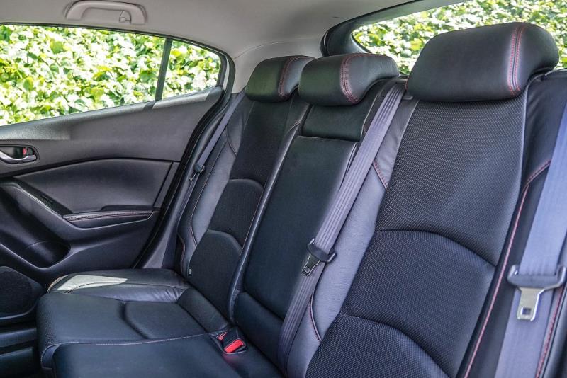 2014 Mazda Axela 20S / 3 LTD