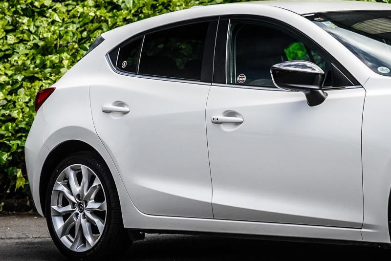 2014 Mazda Axela 20S / 3 LTD