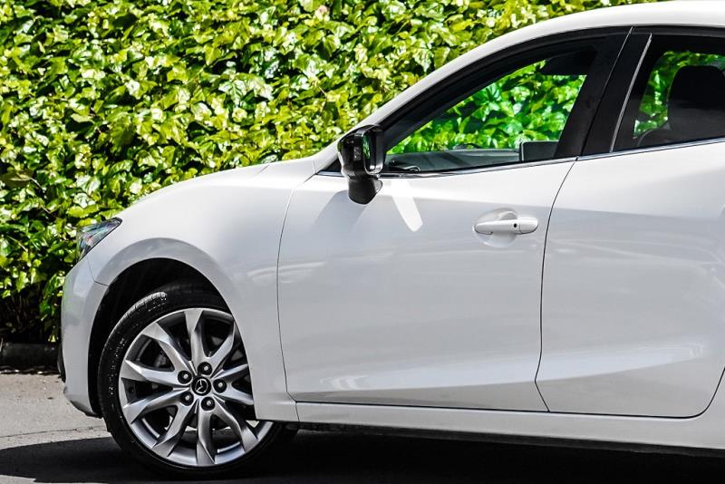 2014 Mazda Axela 20S / 3 LTD