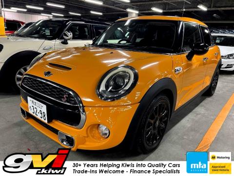 2015 Mini Cooper S - Thumbnail