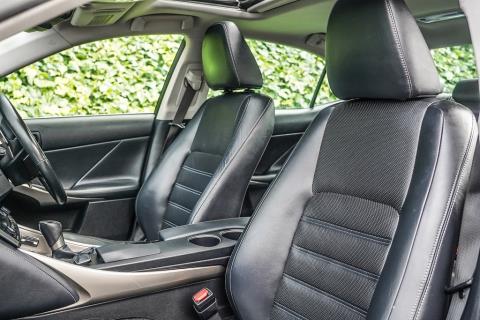 2014 Lexus IS 300h - Thumbnail