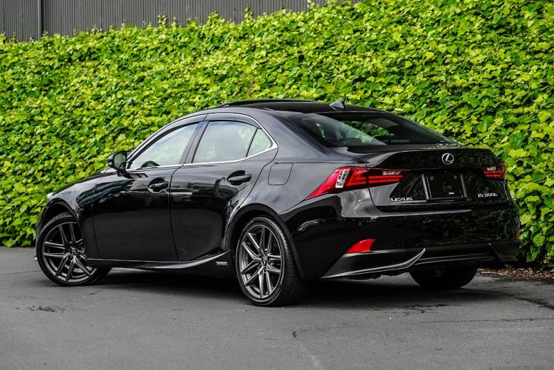 2014 Lexus IS 300h