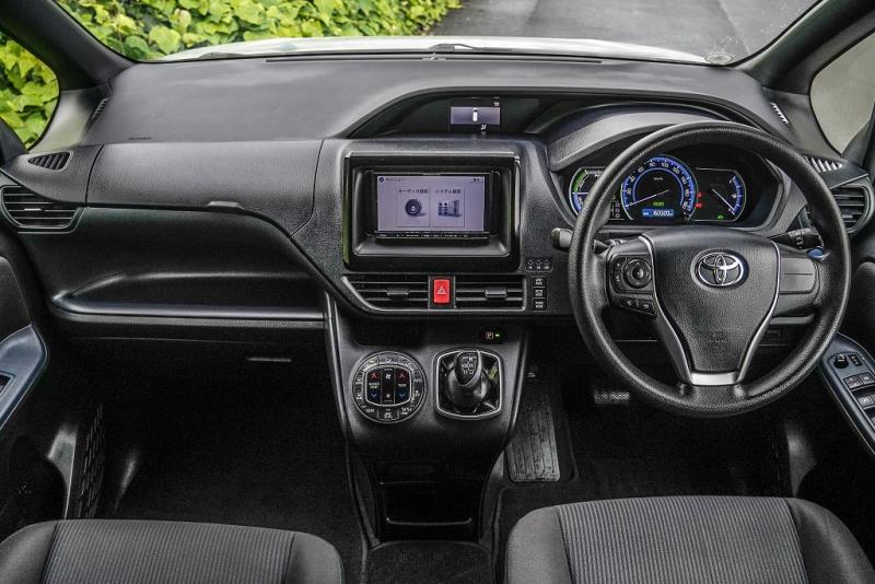 2015 Toyota Voxy Hybrid / Noah