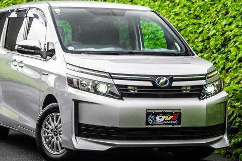 2015 Toyota Voxy Hybrid / Noah - Thumbnail