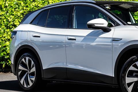 2023 Volkswagen ID.4 Pro 82kWh - Thumbnail