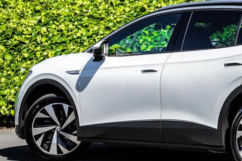 2023 Volkswagen ID.4 Pro 82kWh - Thumbnail