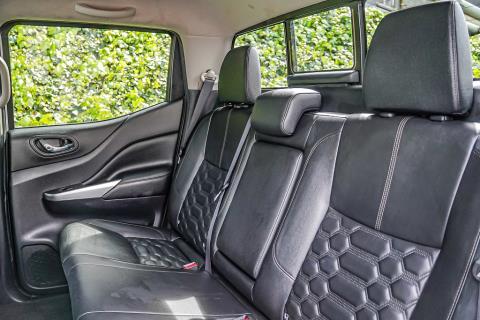 2021 Nissan Navara ST-X 2.3D - Thumbnail