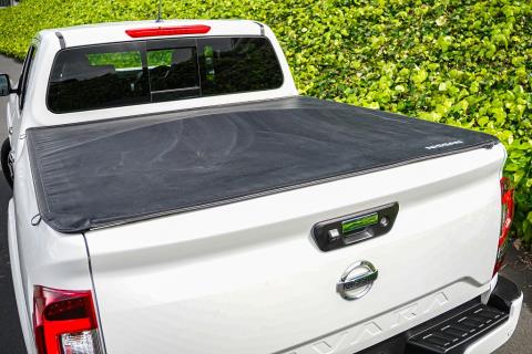 2021 Nissan Navara ST-X 2.3D - Thumbnail