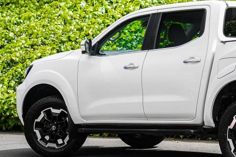2021 Nissan Navara ST-X 2.3D - Thumbnail
