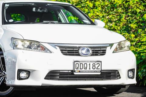 2011 Lexus CT 200h - Thumbnail