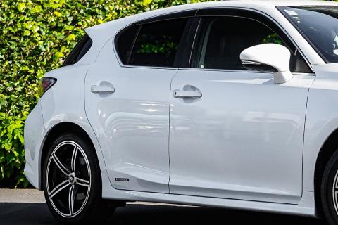 2011 Lexus CT 200h - Thumbnail