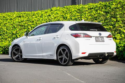 2011 Lexus CT 200h - Thumbnail