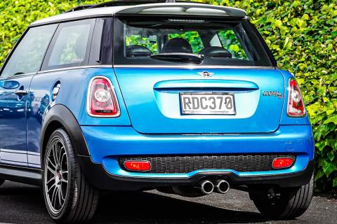 2009 MINI Cooper - Thumbnail