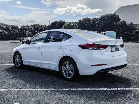 2016 Hyundai Elantra - Thumbnail