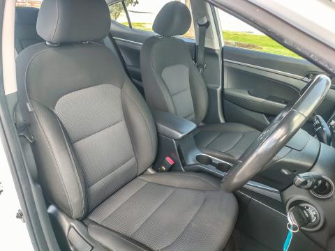 2016 Hyundai Elantra - Thumbnail