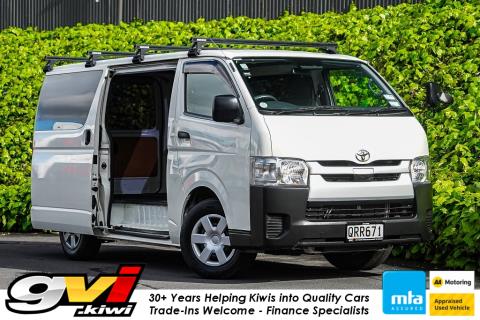 2019 Toyota Hiace ZL 5 Door - Thumbnail