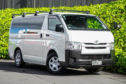 2019 Toyota Hiace ZL 5 Door - Thumbnail