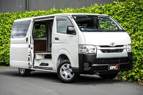 2020 Toyota Hiace ZL 5 Door - Thumbnail