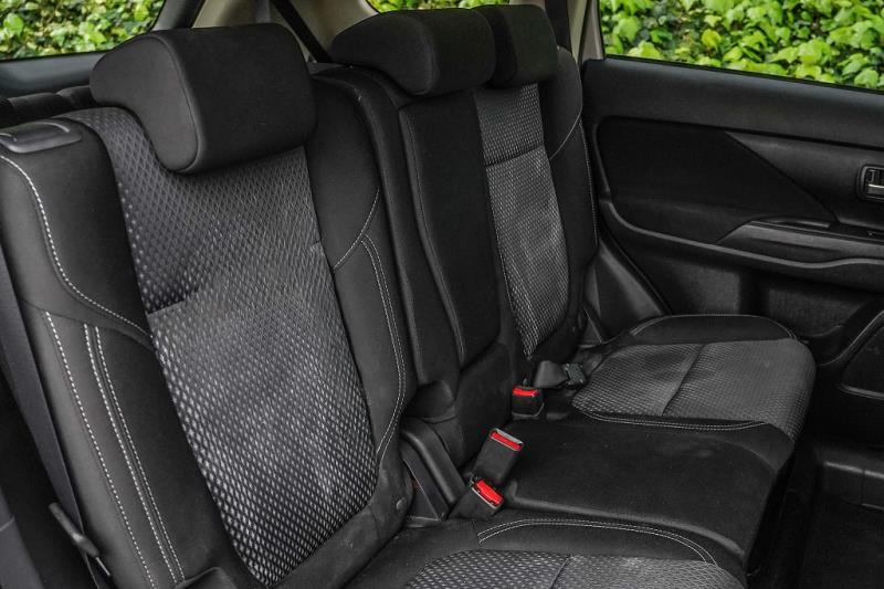 2022 Mitsubishi Outlander LS 7 Seater