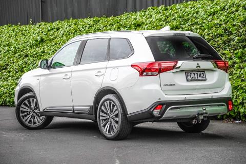 2022 Mitsubishi Outlander LS 7 Seater - Thumbnail