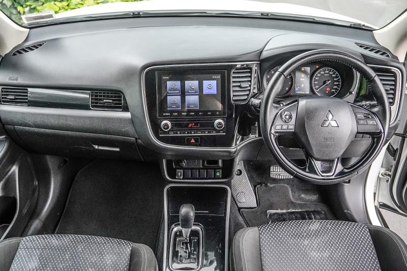 2022 Mitsubishi Outlander LS 7 Seater