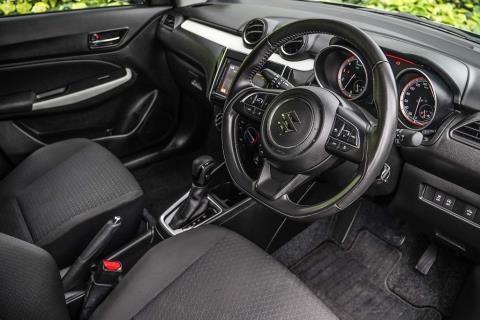2024 Suzuki Swift GLX Hybrid - Thumbnail