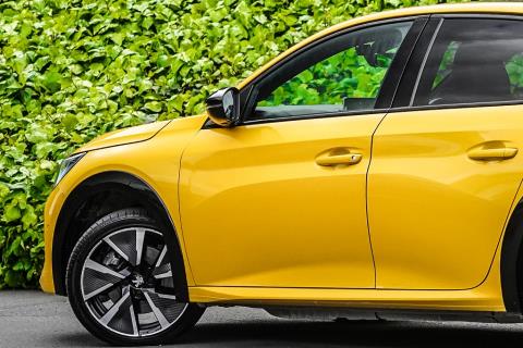 2022 Peugeot e-208 GT Line EV - Thumbnail