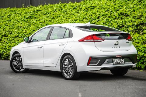 2022 Hyundai Ioniq PHEV Gen 2 - Thumbnail