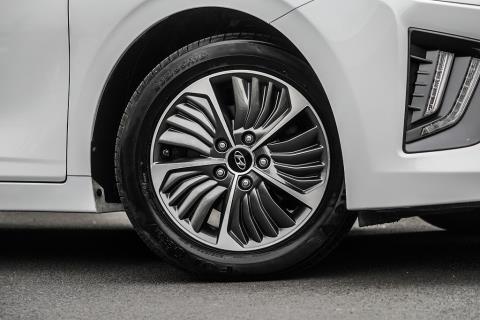 2022 Hyundai Ioniq PHEV Gen 2 - Thumbnail