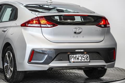 2022 Hyundai Ioniq PHEV Gen 2 - Thumbnail