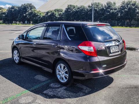 2011 Honda Fit Shuttle - Thumbnail