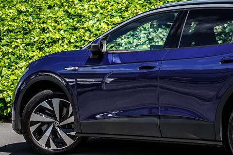 2023 Volkswagen ID.4 Pro 82kWh - Thumbnail