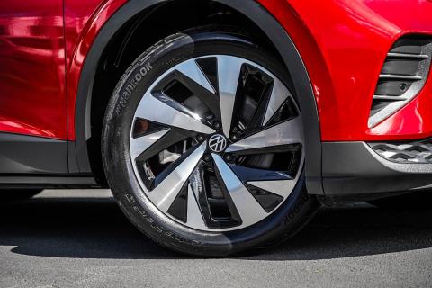 2023 Volkswagen ID.4 Pro 82kWh - Thumbnail