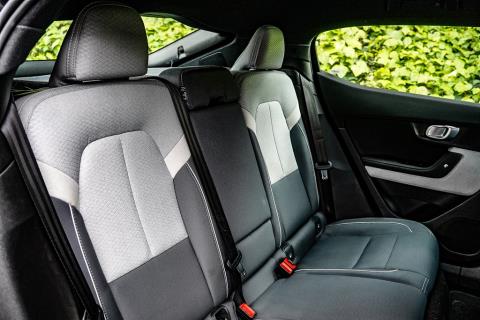 2022 Polestar 2 SRSM 69kWh/EV/FD - Thumbnail