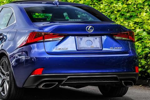 2016 Lexus IS 200T F Sport - Thumbnail