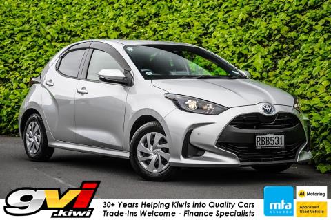 2020 Toyota Yaris Hybrid / Vitz