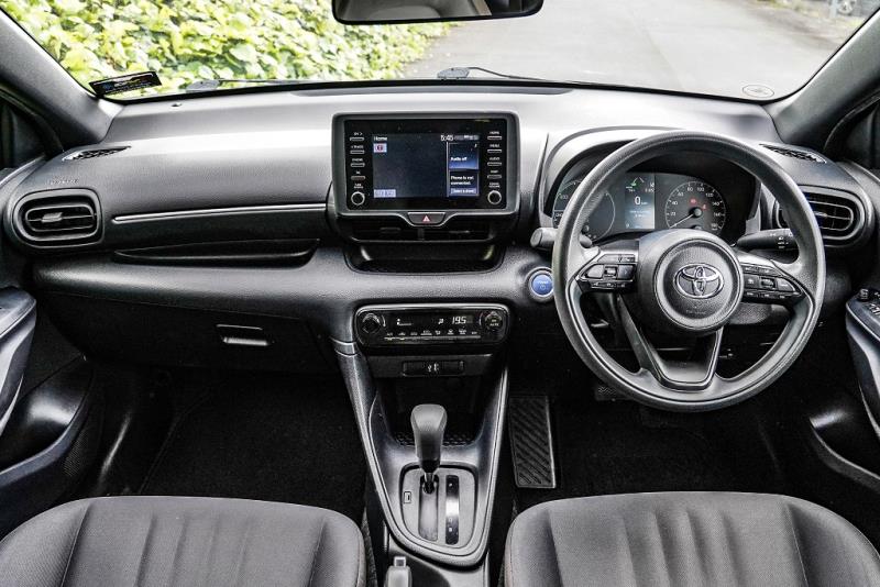 2021 Toyota Yaris Hybrid / Vitz