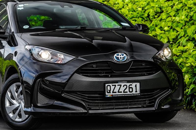 2021 Toyota Yaris Hybrid / Vitz
