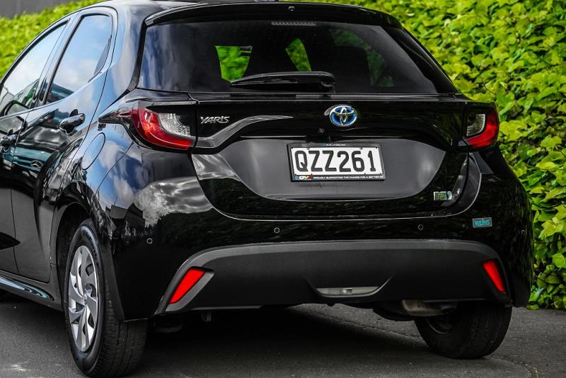 2021 Toyota Yaris Hybrid / Vitz