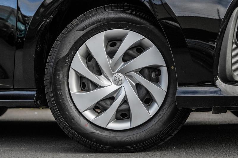 2021 Toyota Yaris Hybrid / Vitz