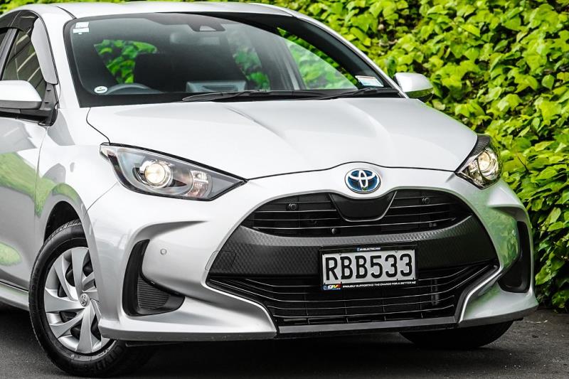2020 Toyota Yaris Hybrid / Vitz