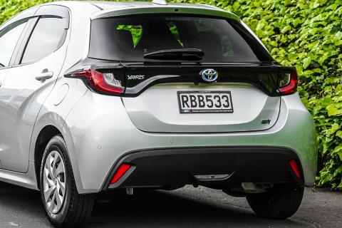 2020 Toyota Yaris Hybrid / Vitz - Thumbnail
